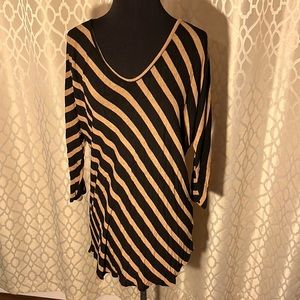 Black and bronze women’s long sleeve shirt size XL